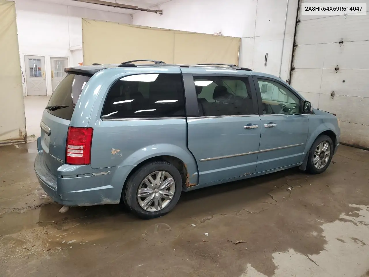 2A8HR64X69R614047 2009 Chrysler Town & Country Limited