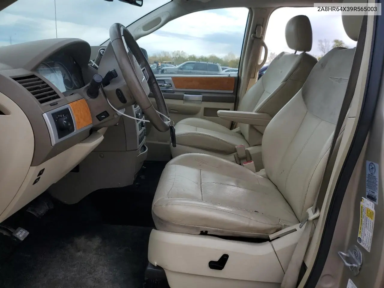 2A8HR64X39R565003 2009 Chrysler Town & Country Limited