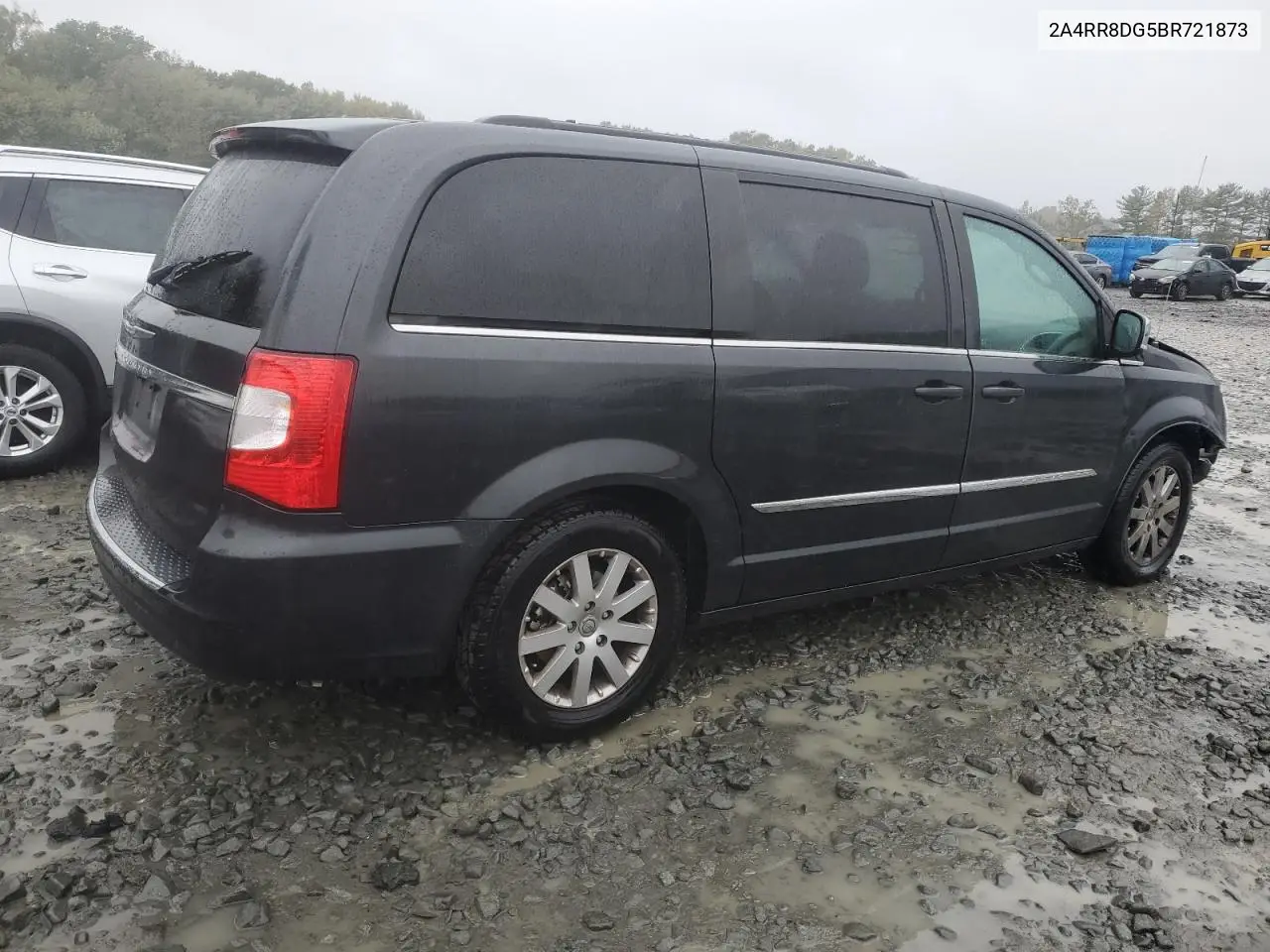 2A4RR8DG5BR721873 2011 Chrysler Town & Country Touring L