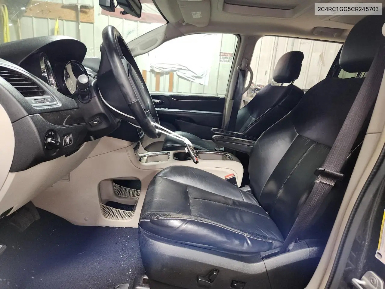 2C4RC1GG5CR245703 2012 Chrysler Town & Country Limited