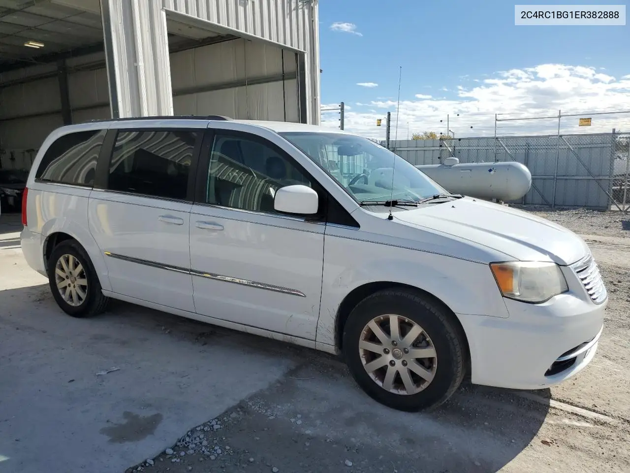 2C4RC1BG1ER382888 2014 Chrysler Town & Country Touring