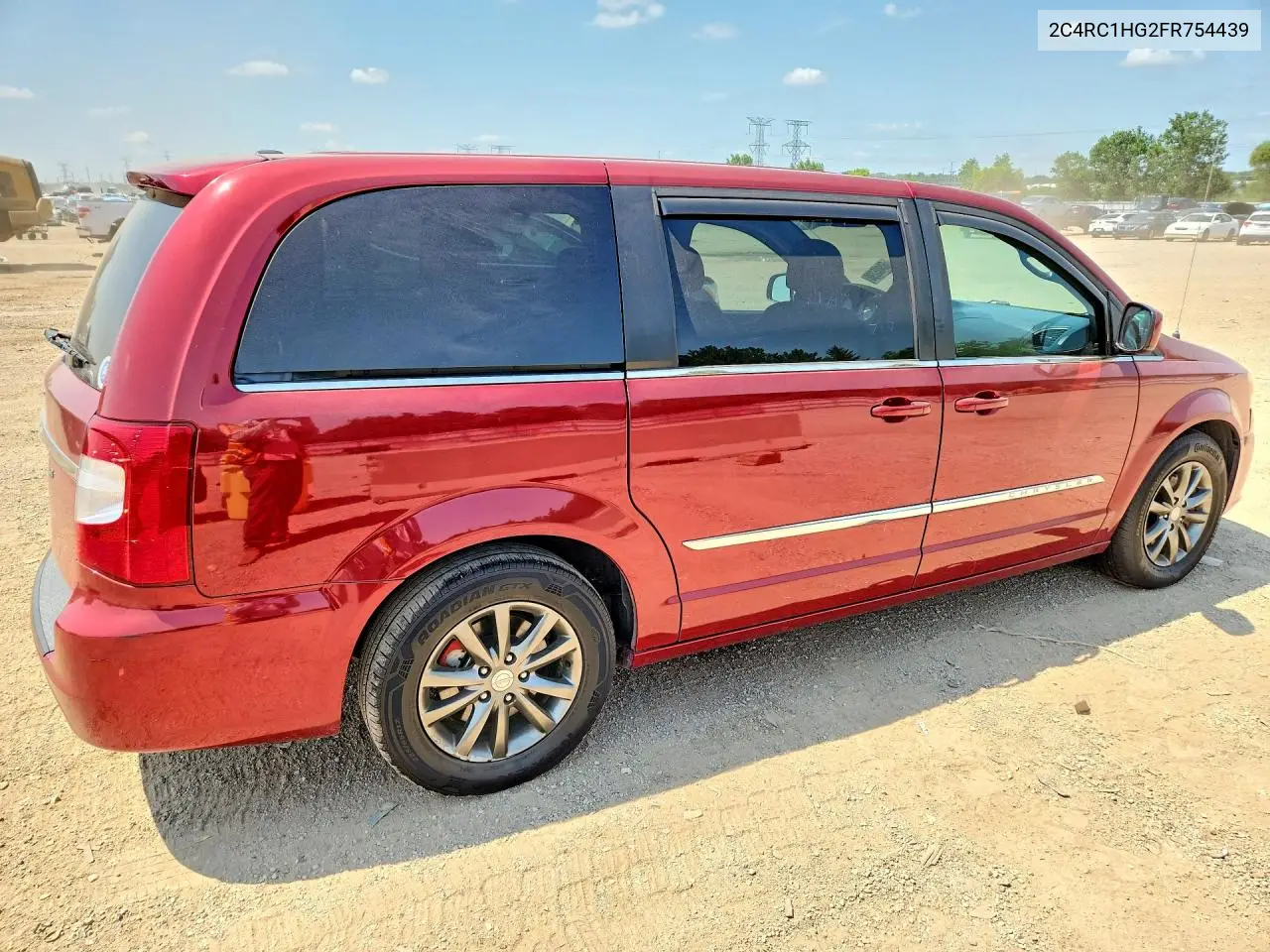 2015 Chrysler Town & Country S VIN: 2C4RC1HG2FR754439 Lot: 60485296