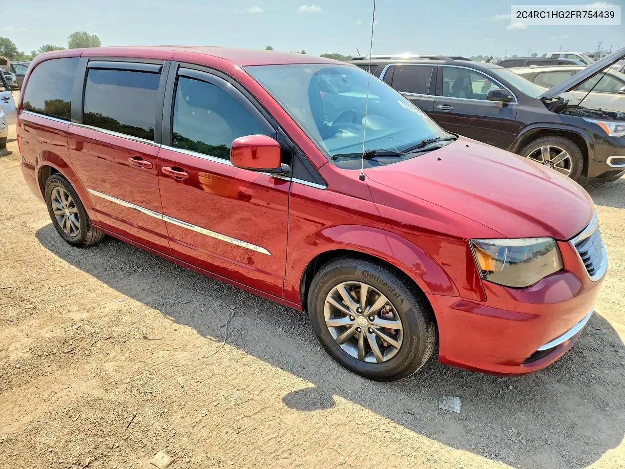 2015 Chrysler Town & Country S VIN: 2C4RC1HG2FR754439 Lot: 60485296
