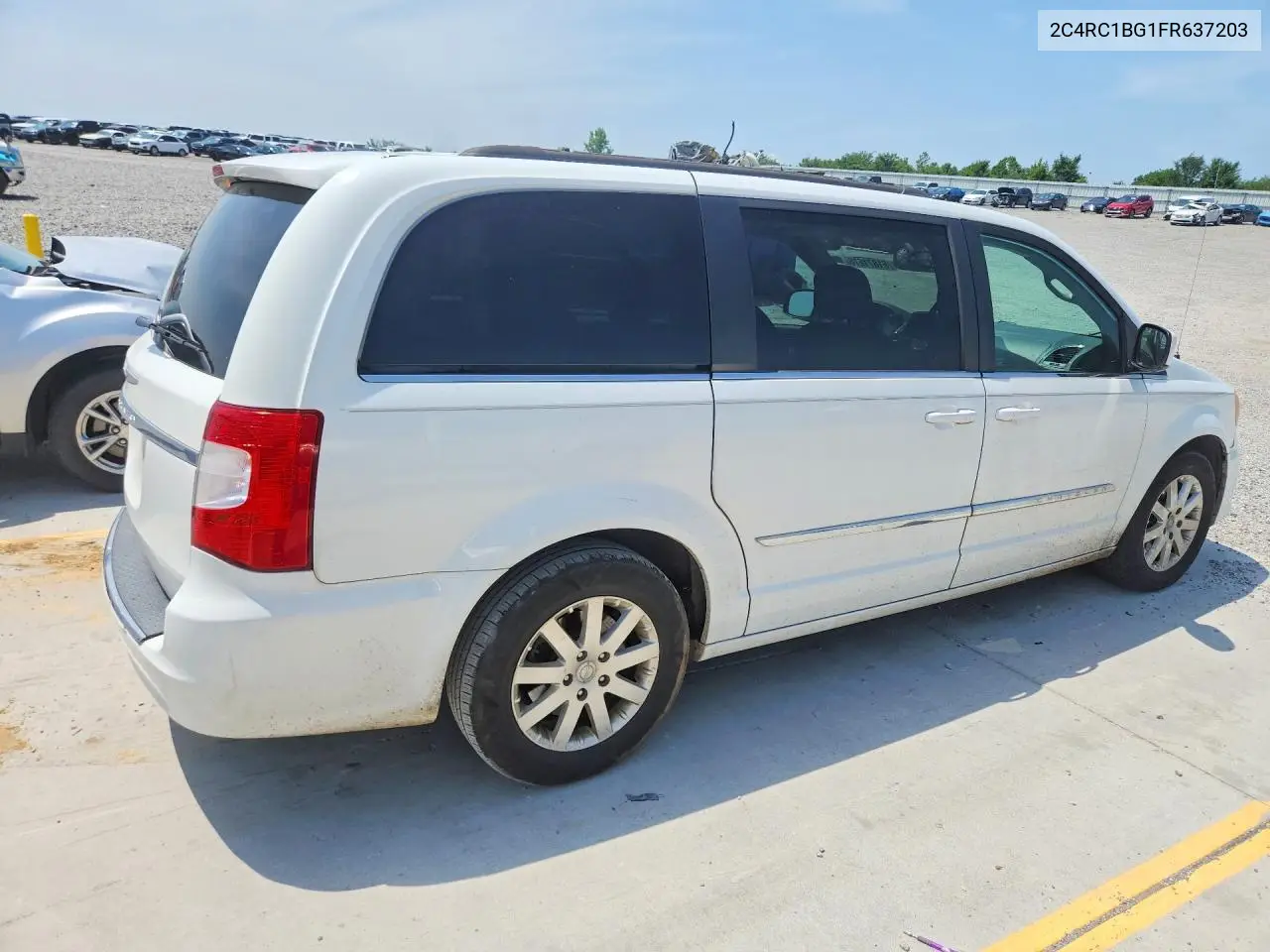2015 Chrysler Town & Country Touring VIN: 2C4RC1BG1FR637203 Lot: 61871676