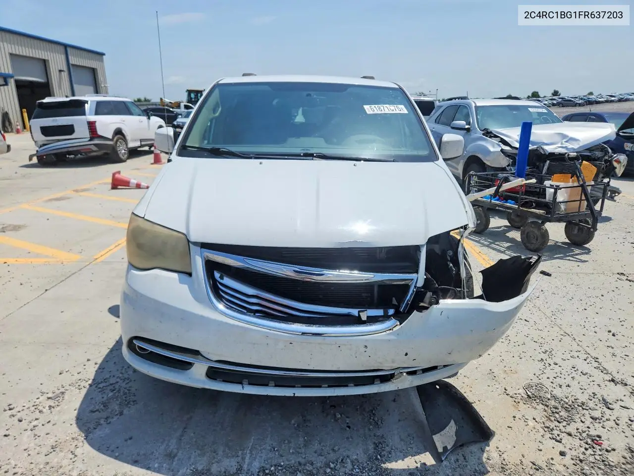 2015 Chrysler Town & Country Touring VIN: 2C4RC1BG1FR637203 Lot: 61871676
