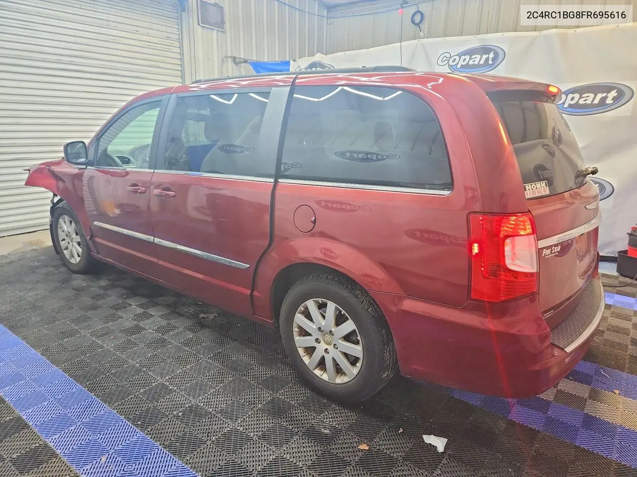 2015 Chrysler Town & Country Touring VIN: 2C4RC1BG8FR695616 Lot: 61894006