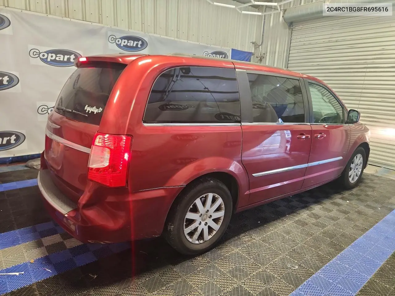 2015 Chrysler Town & Country Touring VIN: 2C4RC1BG8FR695616 Lot: 61894006