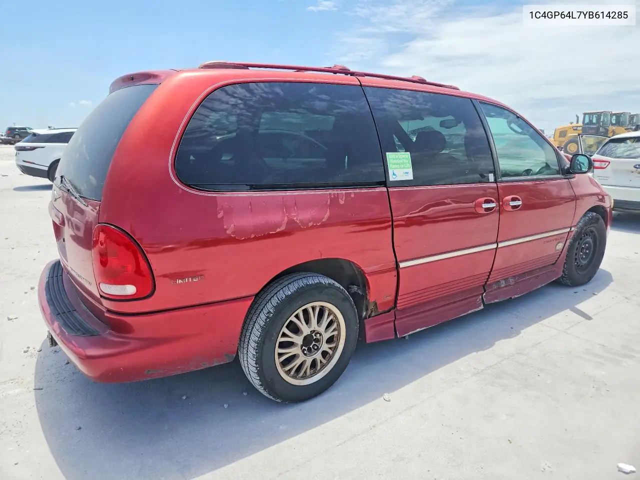 2000 Chrysler Town & Country Limited VIN: 1C4GP64L7YB614285 Lot: 59882626