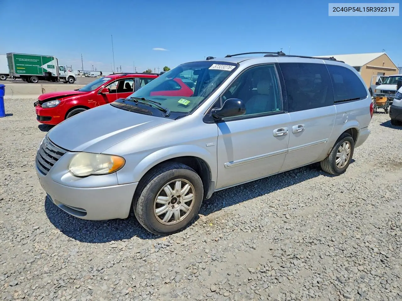 2005 Chrysler Town & Country Touring VIN: 2C4GP54L15R392317 Lot: 57323276