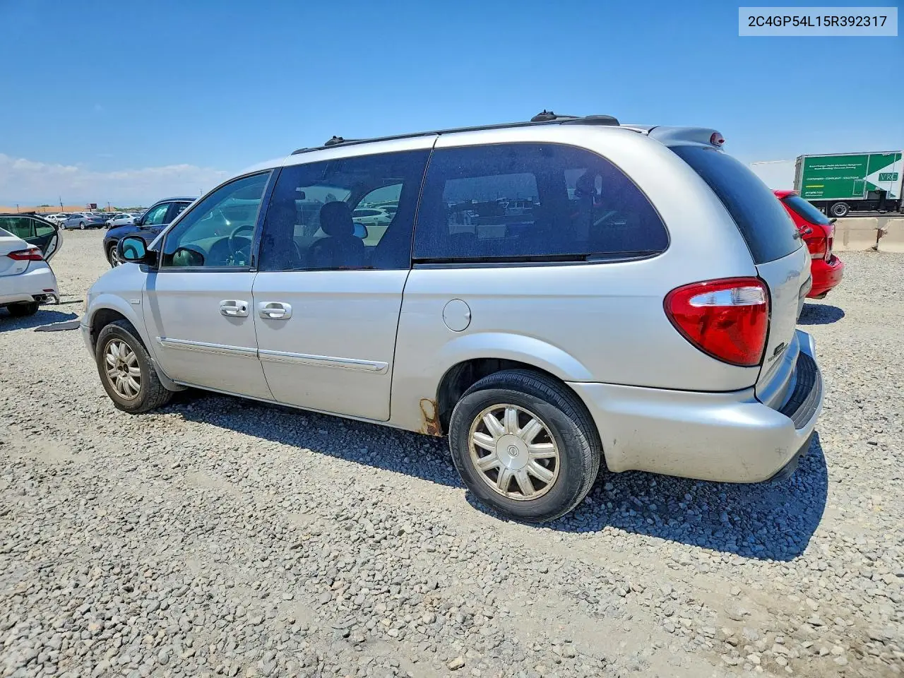 2005 Chrysler Town & Country Touring VIN: 2C4GP54L15R392317 Lot: 57323276