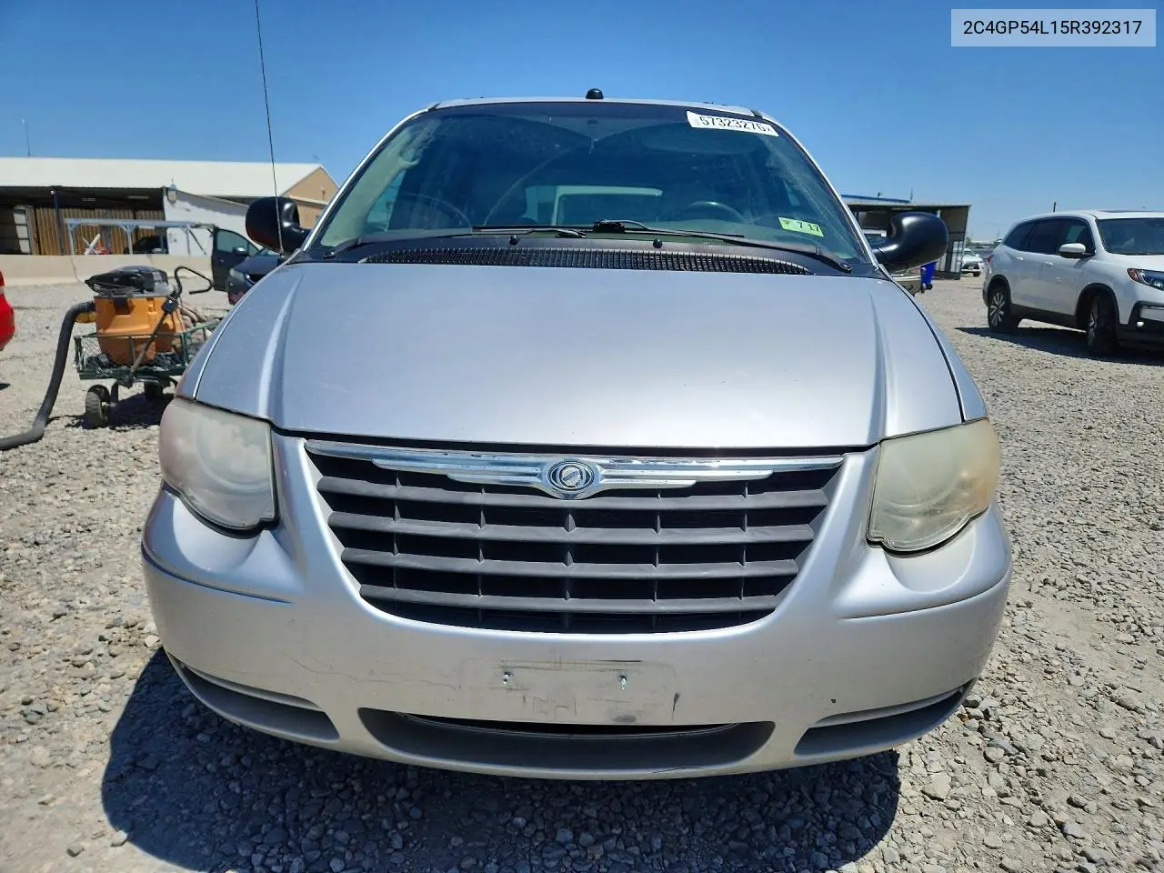 2005 Chrysler Town & Country Touring VIN: 2C4GP54L15R392317 Lot: 57323276