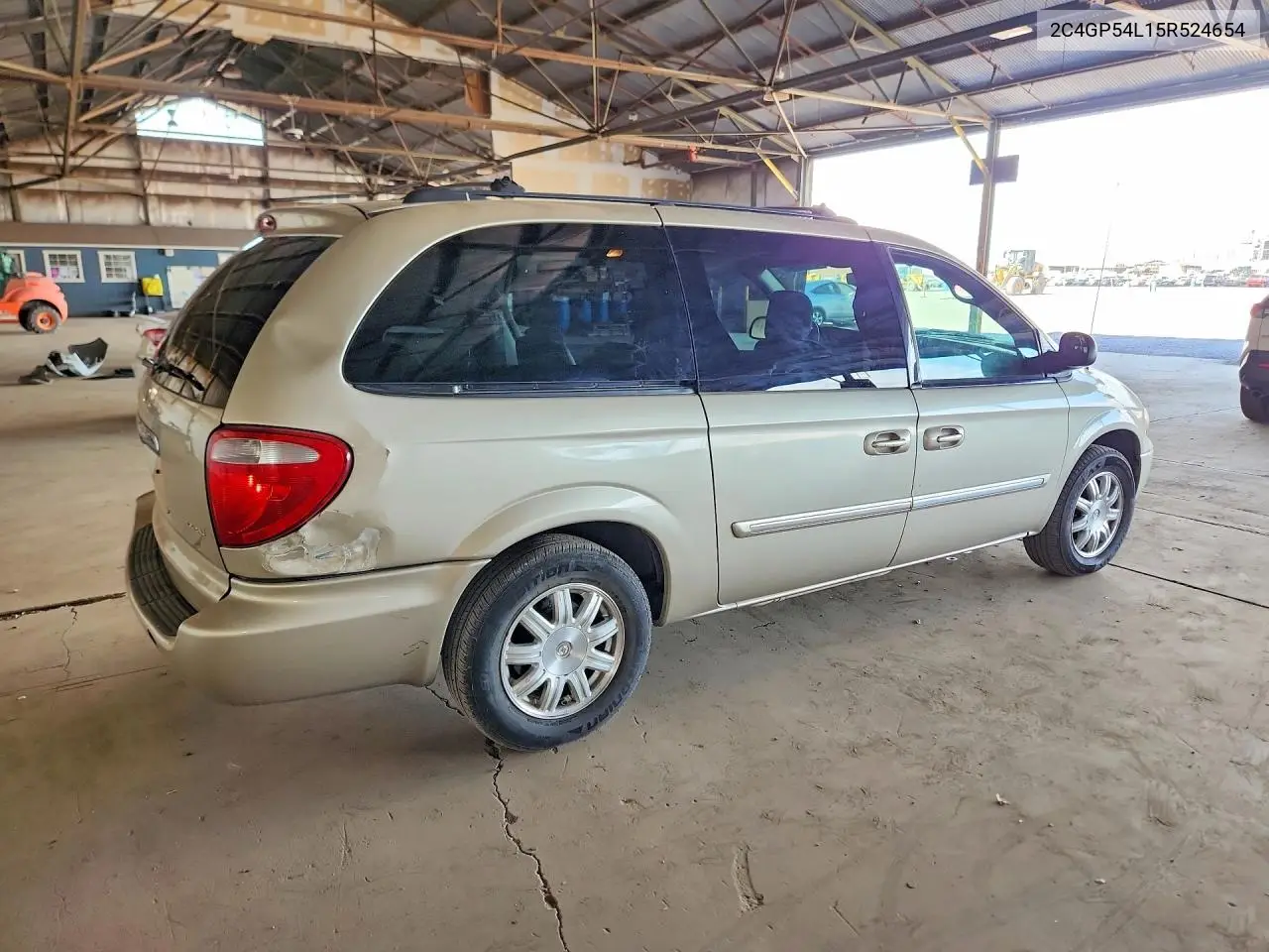 2005 Chrysler Town & Country Touring VIN: 2C4GP54L15R524654 Lot: 61208346