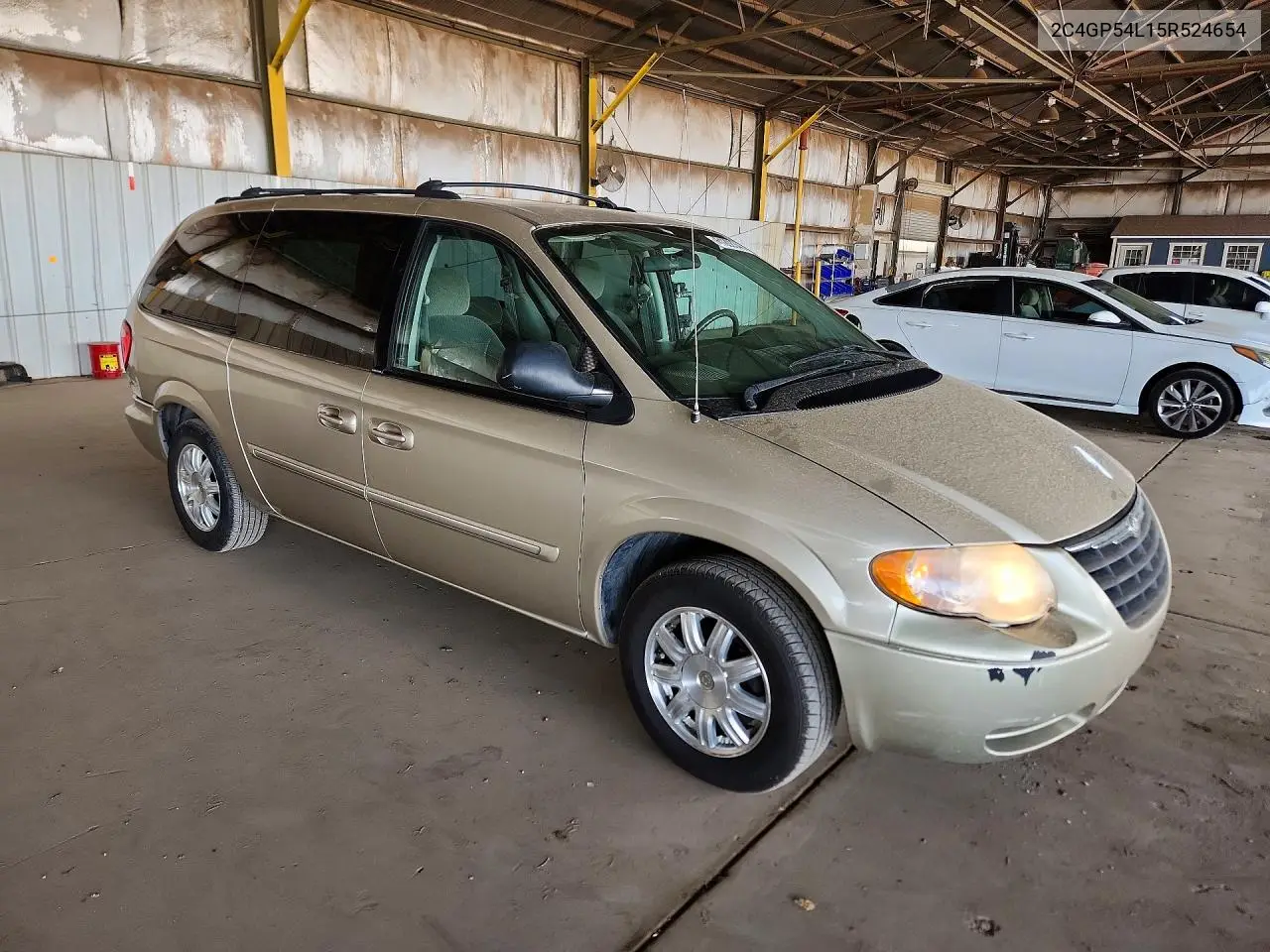 2005 Chrysler Town & Country Touring VIN: 2C4GP54L15R524654 Lot: 61208346