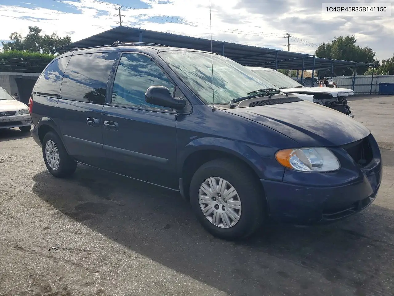 2005 Chrysler Town & Country VIN: 1C4GP45R35B141150 Lot: 61787196