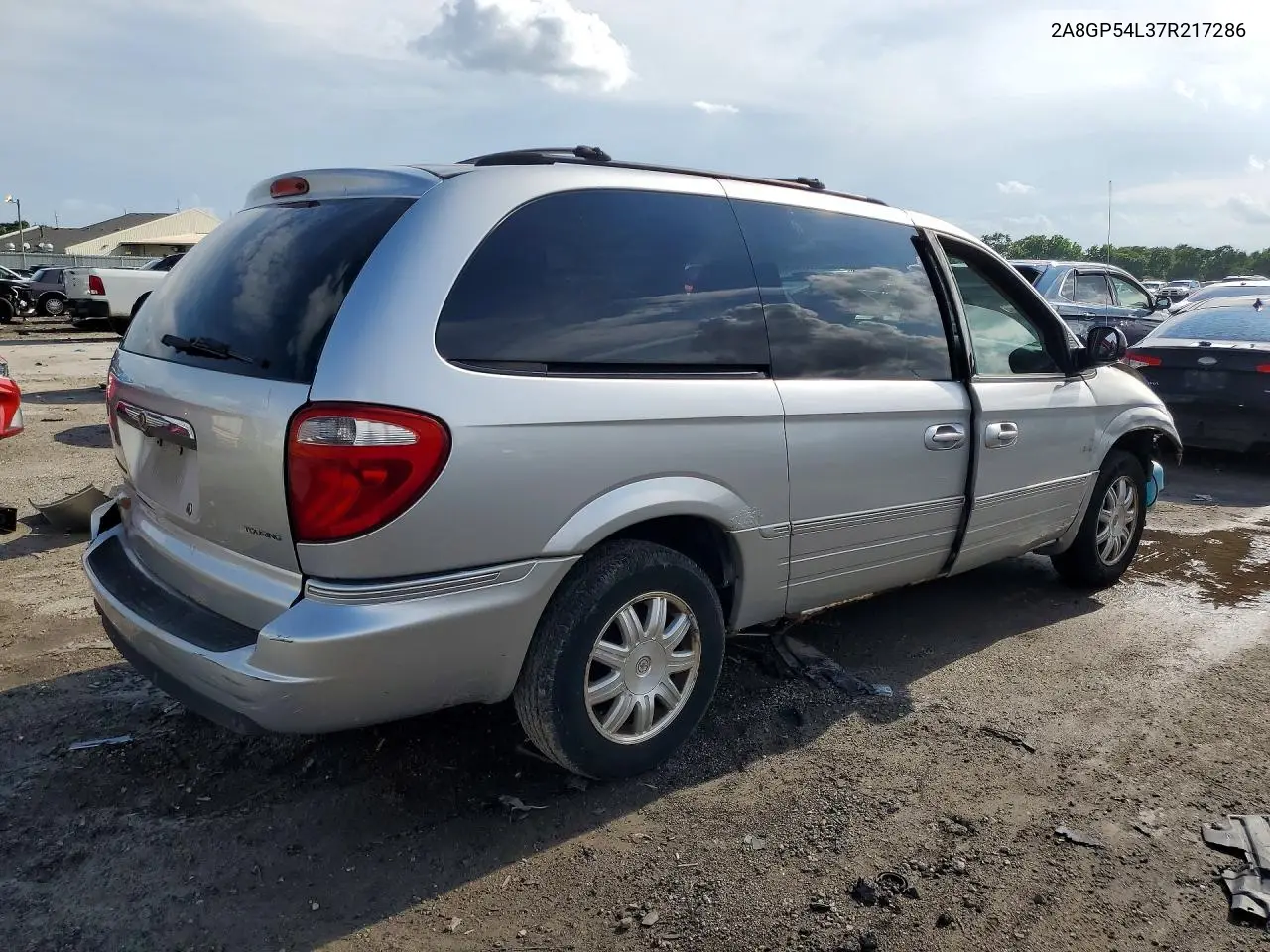 2007 Chrysler Town & Country Touring VIN: 2A8GP54L37R217286 Lot: 56702206