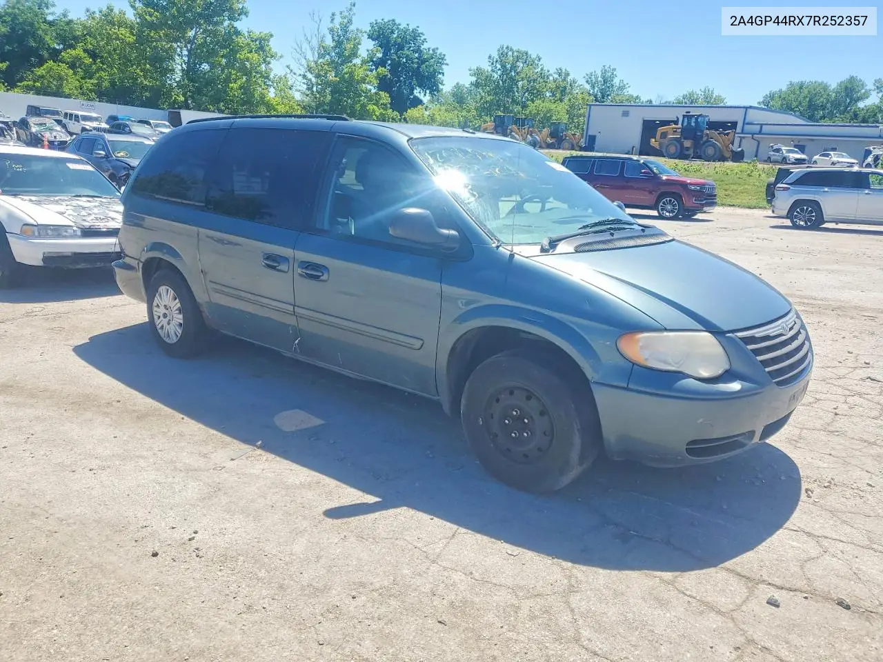 2007 Chrysler Town & Country Lx VIN: 2A4GP44RX7R252357 Lot: 57340666