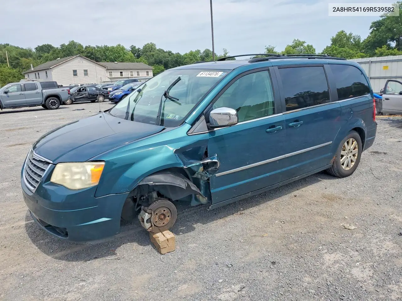2009 Chrysler Town & Country Touring VIN: 2A8HR54169R539582 Lot: 61134076