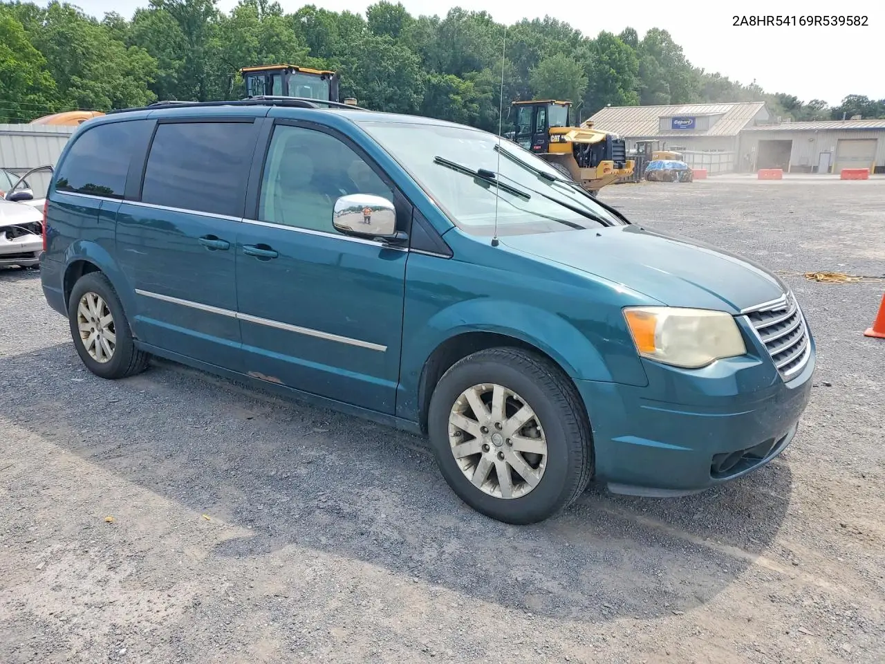2009 Chrysler Town & Country Touring VIN: 2A8HR54169R539582 Lot: 61134076
