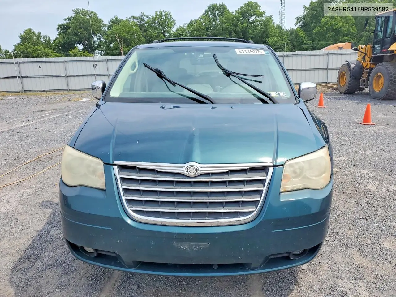 2009 Chrysler Town & Country Touring VIN: 2A8HR54169R539582 Lot: 61134076