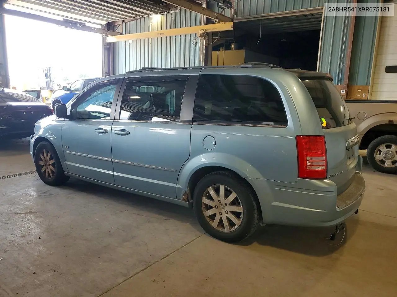 2009 Chrysler Town & Country Touring VIN: 2A8HR541X9R675181 Lot: 61617926
