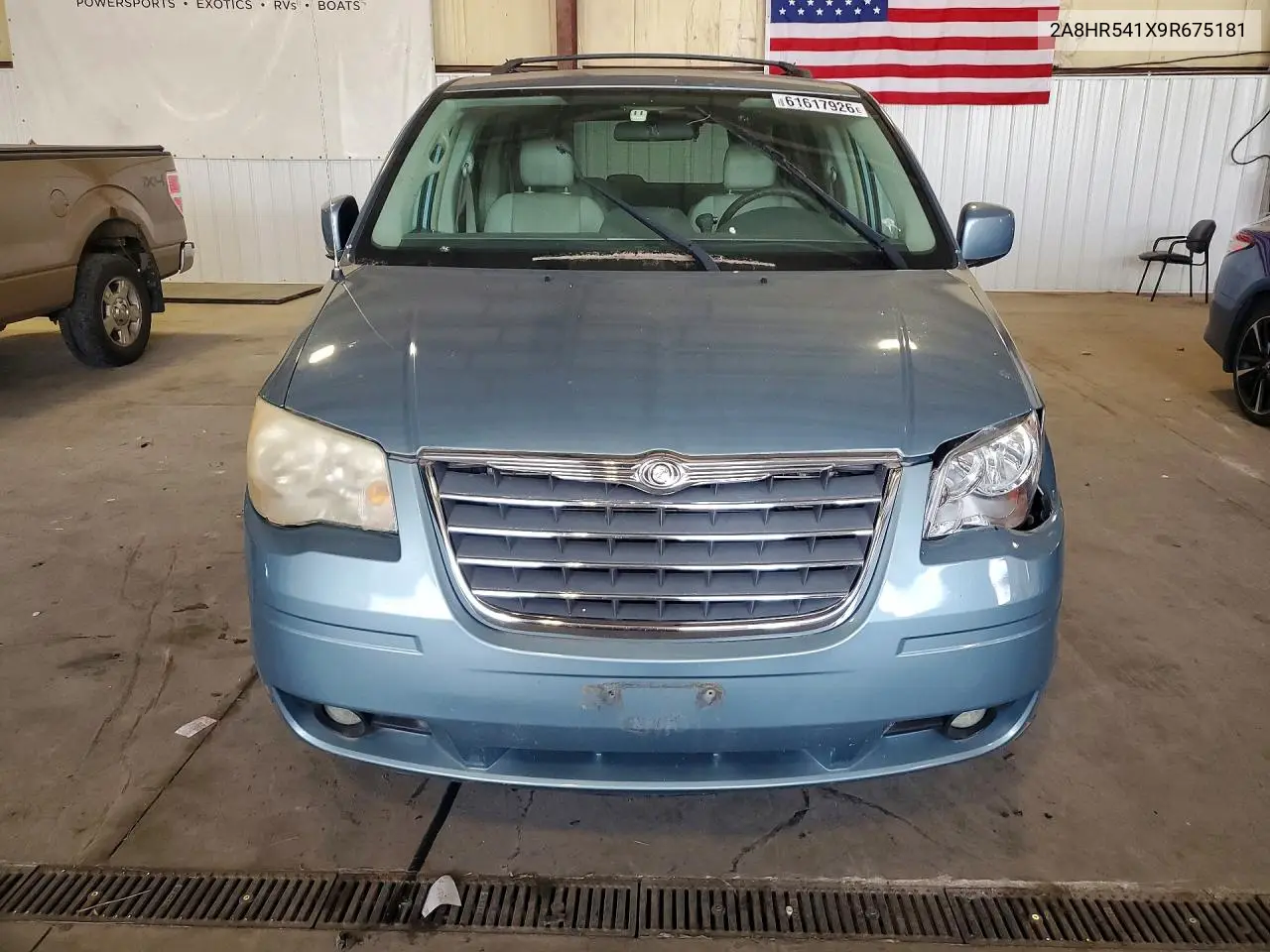 2009 Chrysler Town & Country Touring VIN: 2A8HR541X9R675181 Lot: 61617926