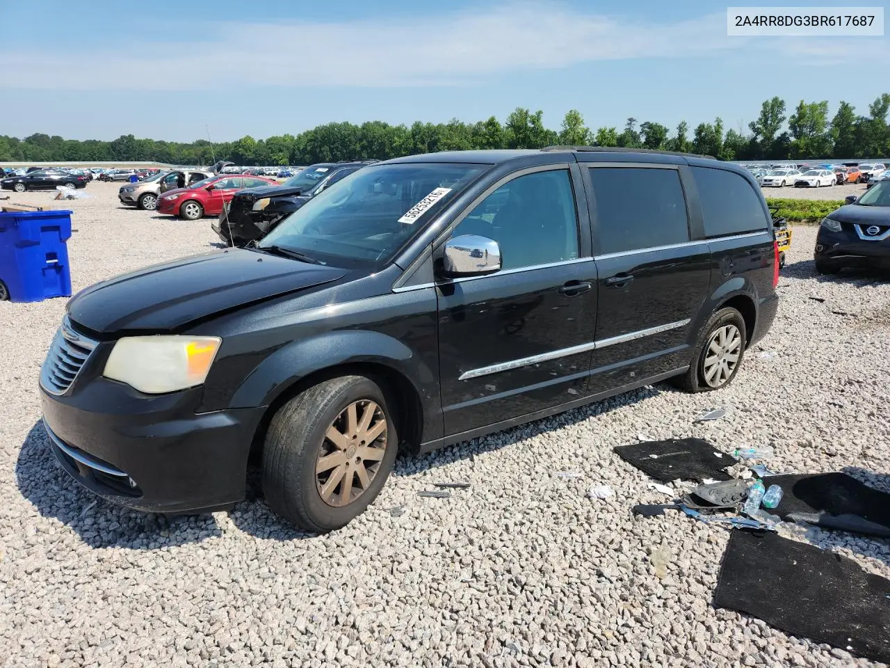 2011 Chrysler Town & Country Touring L