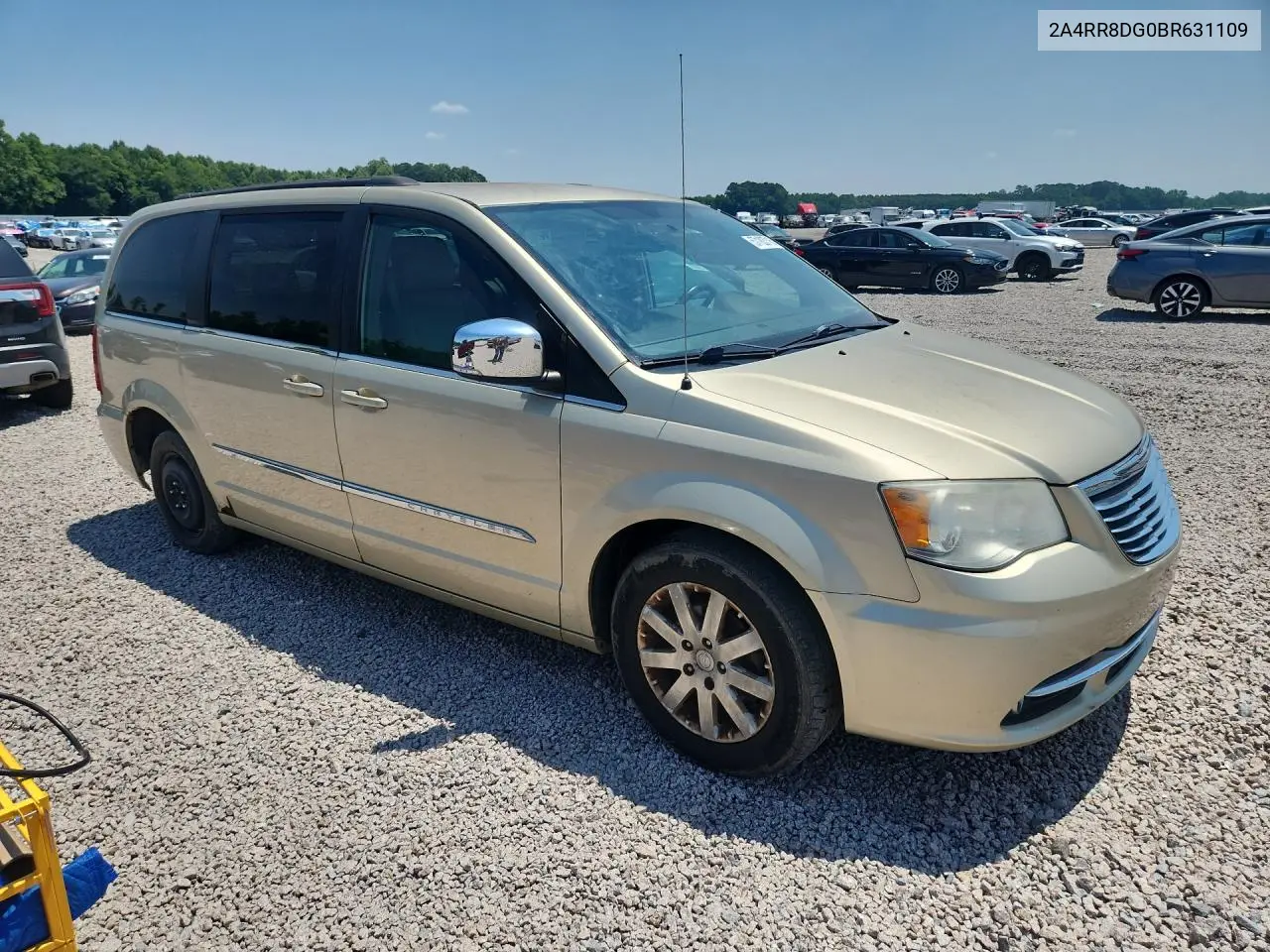 2A4RR8DG0BR631109 2011 Chrysler Town & Country Touring L