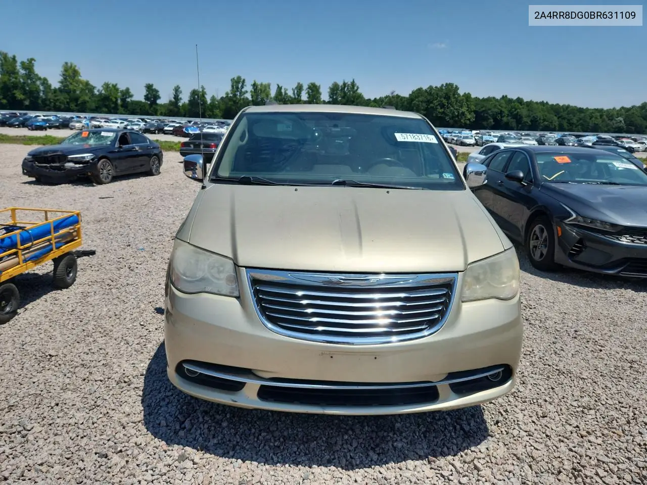 2A4RR8DG0BR631109 2011 Chrysler Town & Country Touring L