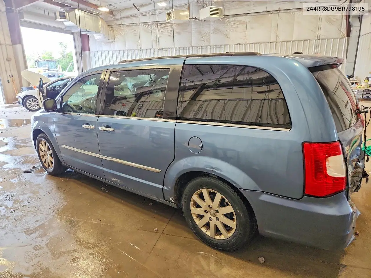 2011 Chrysler Town & Country Touring L VIN: 2A4RR8DG9BR798195 Lot: 60582486