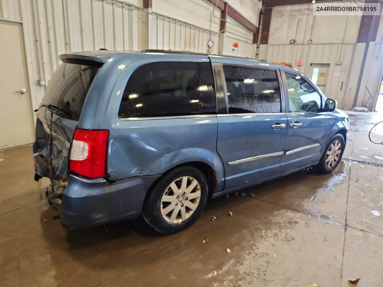 2011 Chrysler Town & Country Touring L VIN: 2A4RR8DG9BR798195 Lot: 60582486
