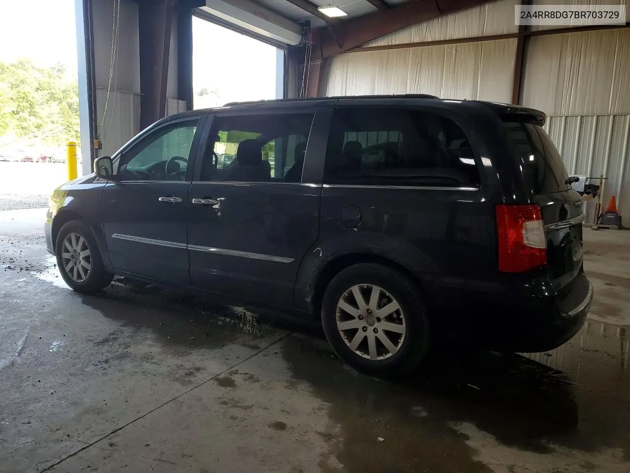 2011 Chrysler Town & Country Touring L VIN: 2A4RR8DG7BR703729 Lot: 61019626