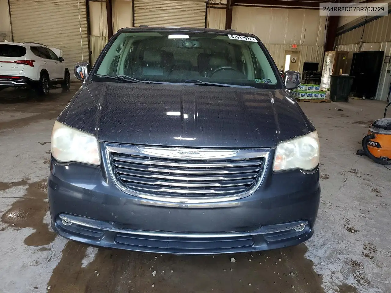 2011 Chrysler Town & Country Touring L VIN: 2A4RR8DG7BR703729 Lot: 61019626