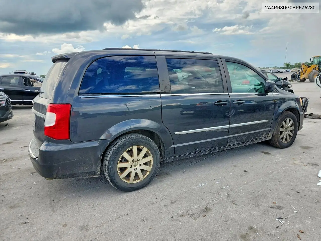 2011 Chrysler Town & Country Touring L VIN: 2A4RR8DG0BR676230 Lot: 61071926