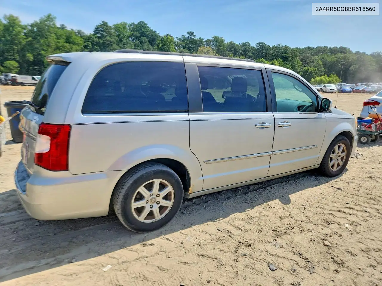 2011 Chrysler Town & Country Touring VIN: 2A4RR5DG8BR618560 Lot: 61285776