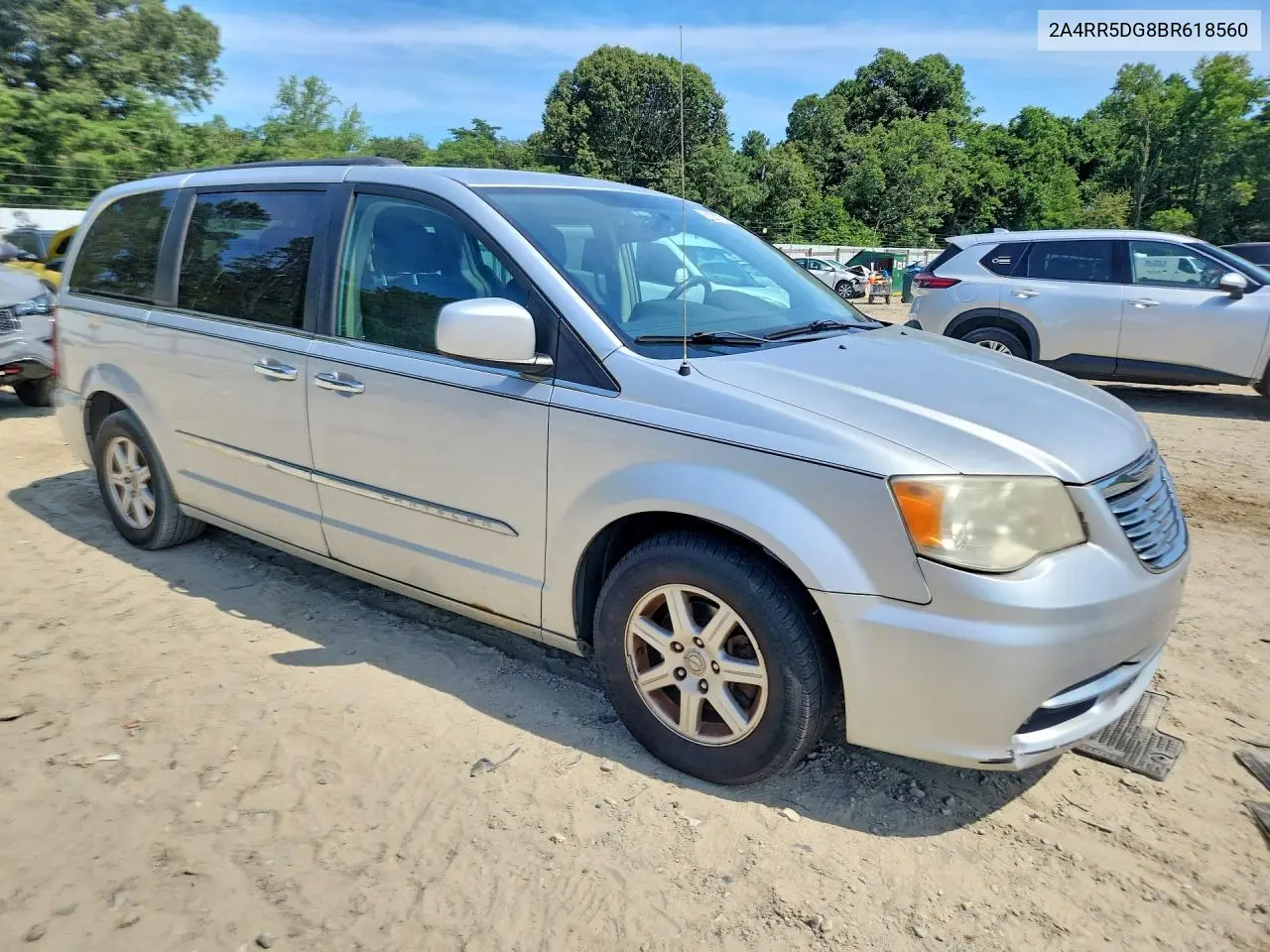 2011 Chrysler Town & Country Touring VIN: 2A4RR5DG8BR618560 Lot: 61285776