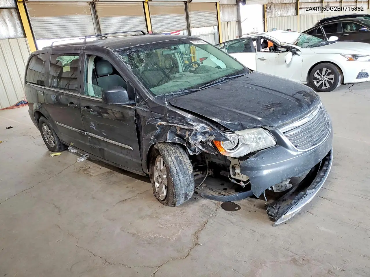 2011 Chrysler Town & Country Touring VIN: 2A4RR5DG2BR715852 Lot: 61381906