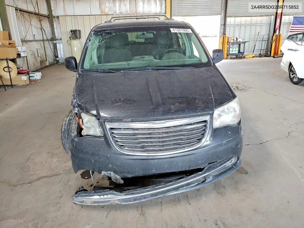 2011 Chrysler Town & Country Touring VIN: 2A4RR5DG2BR715852 Lot: 61381906