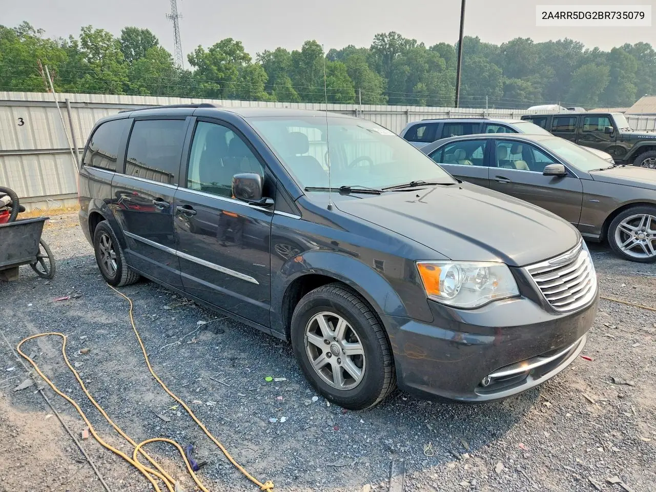 2011 Chrysler Town & Country Touring VIN: 2A4RR5DG2BR735079 Lot: 61526136