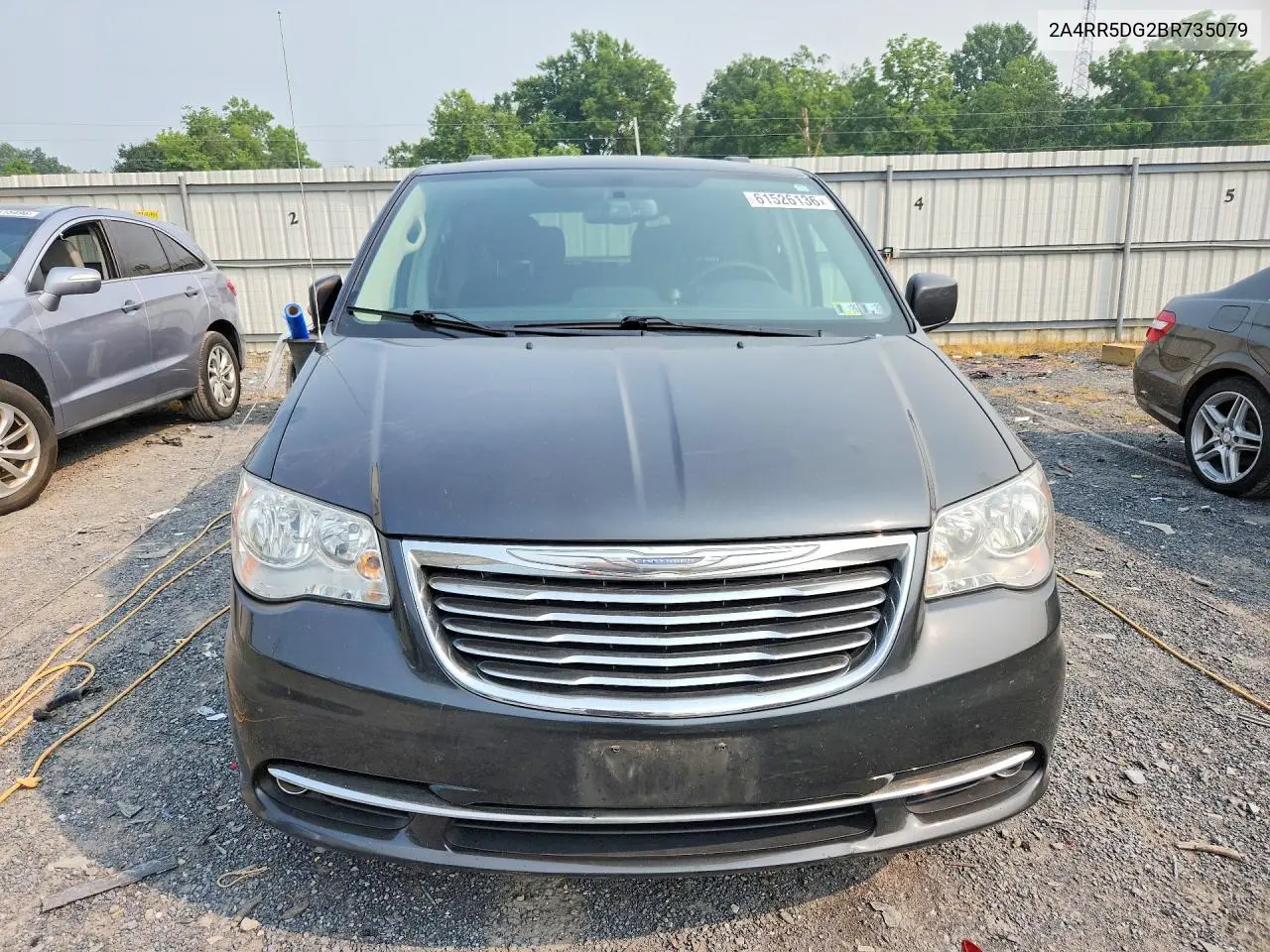 2011 Chrysler Town & Country Touring VIN: 2A4RR5DG2BR735079 Lot: 61526136