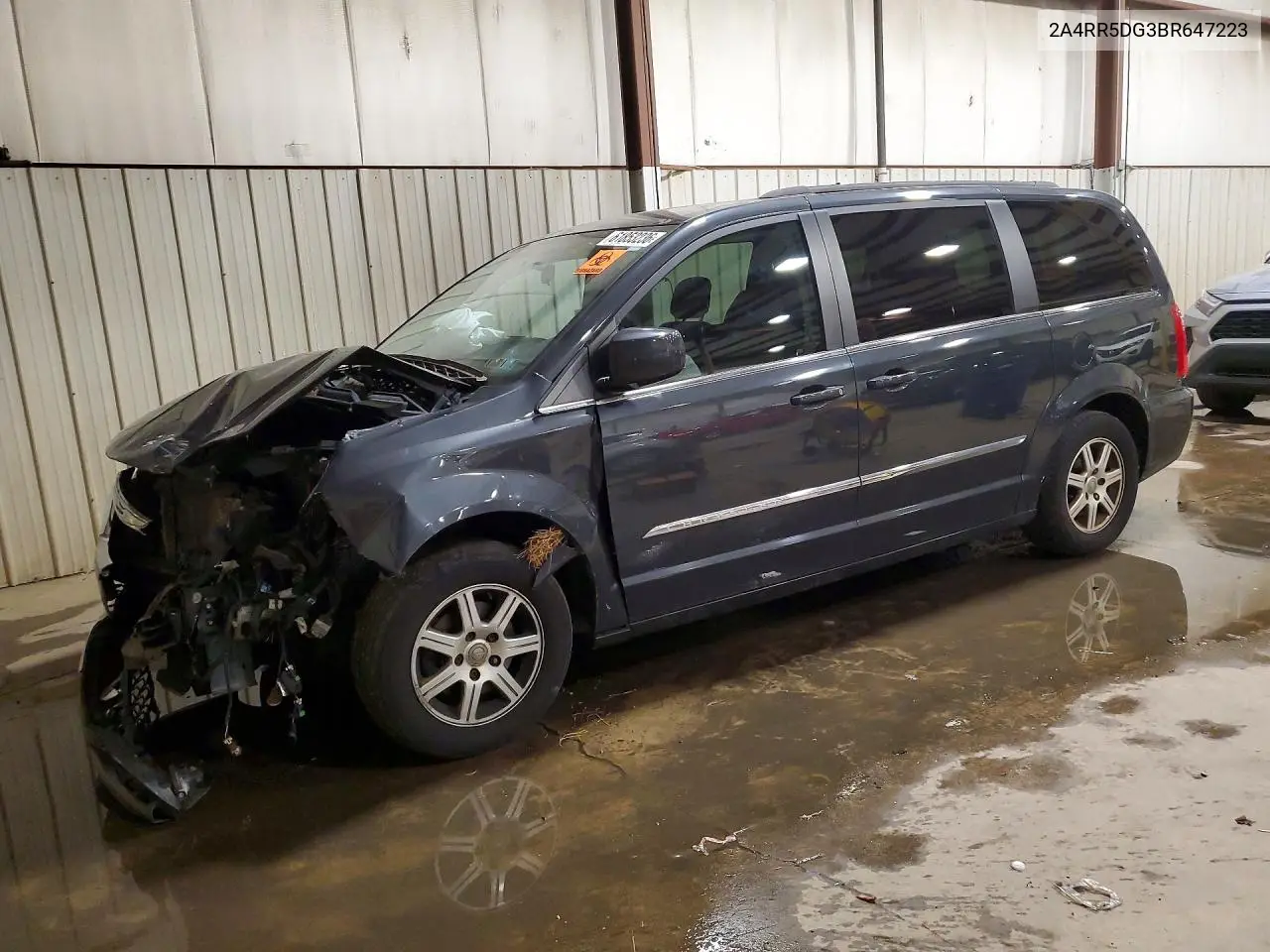 2011 Chrysler Town & Country Touring VIN: 2A4RR5DG3BR647223 Lot: 61853236