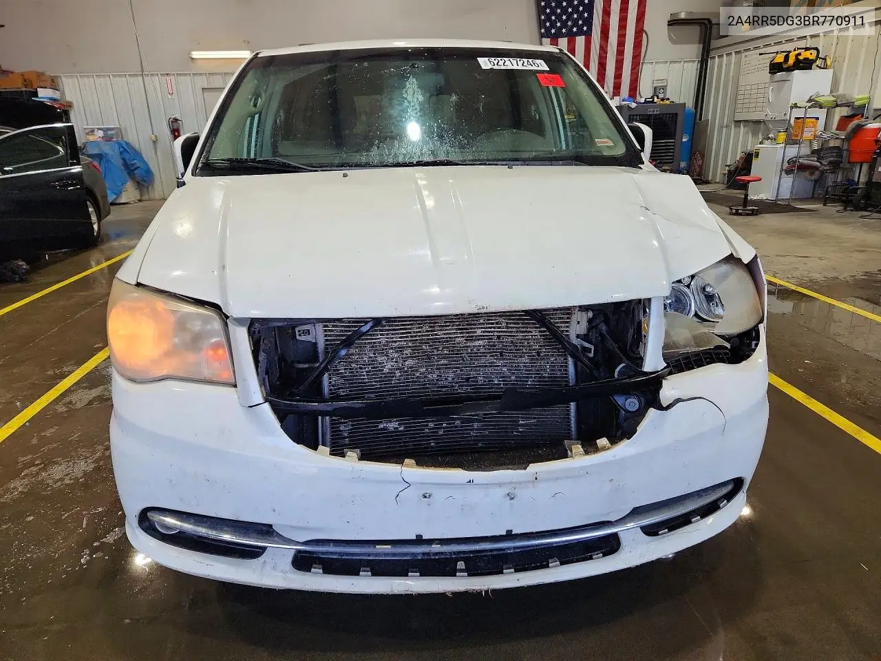 2011 Chrysler Town & Country Touring VIN: 2A4RR5DG3BR770911 Lot: 62217246