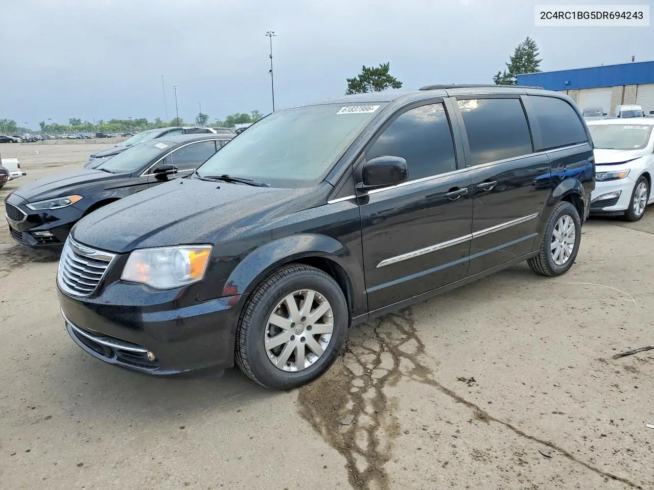 2013 Chrysler Town & Country Touring VIN: 2C4RC1BG5DR694243 Lot: 61837986