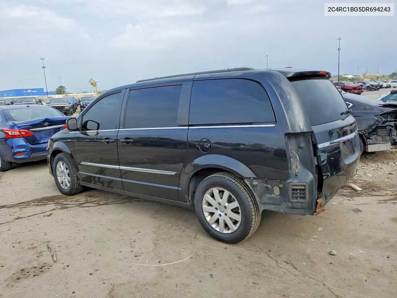 2013 Chrysler Town & Country Touring VIN: 2C4RC1BG5DR694243 Lot: 61837986