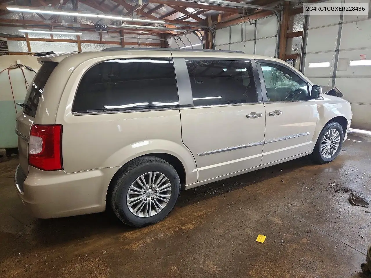 2014 Chrysler Town & Country Touring L VIN: 2C4RC1CGXER228436 Lot: 56487166