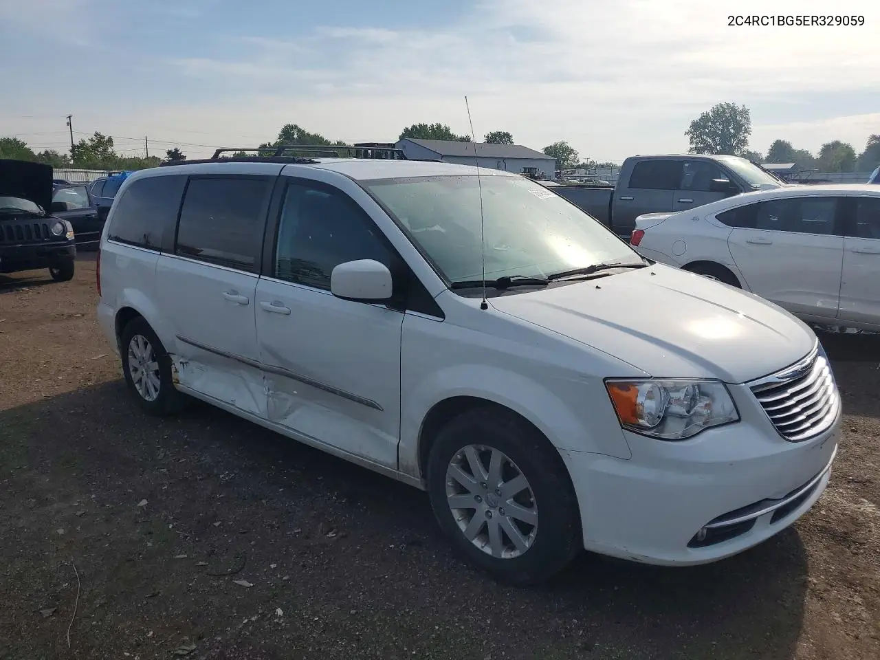 2014 Chrysler Town & Country Touring VIN: 2C4RC1BG5ER329059 Lot: 56643896