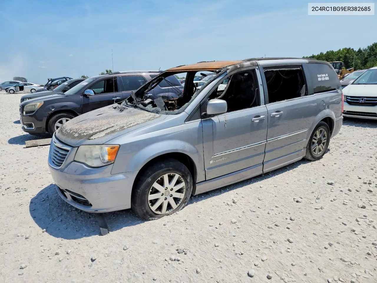 2014 Chrysler Town & Country Touring VIN: 2C4RC1BG9ER382685 Lot: 60819246