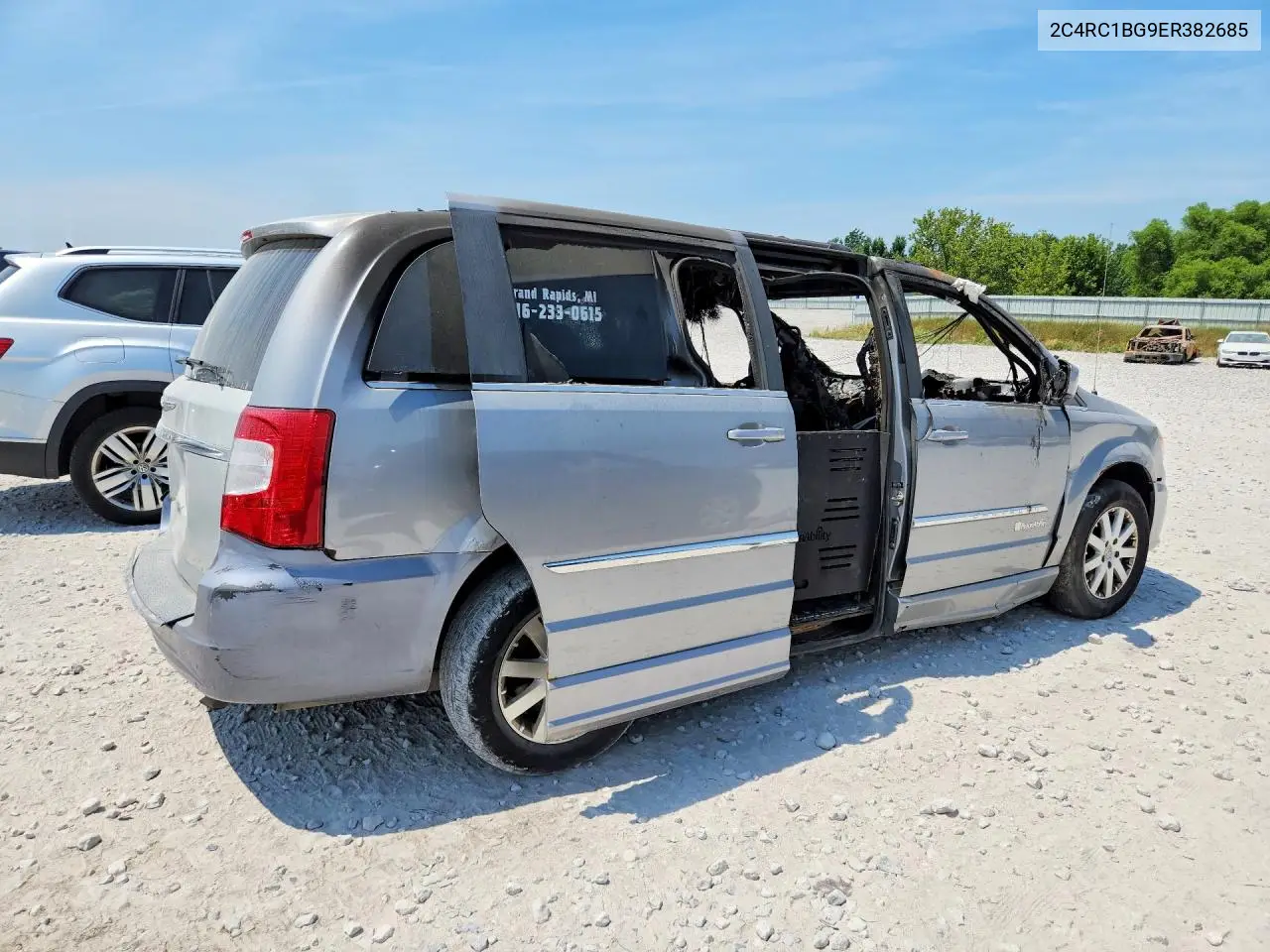 2014 Chrysler Town & Country Touring VIN: 2C4RC1BG9ER382685 Lot: 60819246