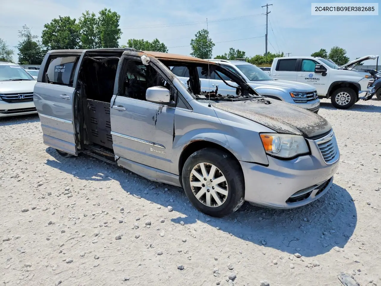 2014 Chrysler Town & Country Touring VIN: 2C4RC1BG9ER382685 Lot: 60819246