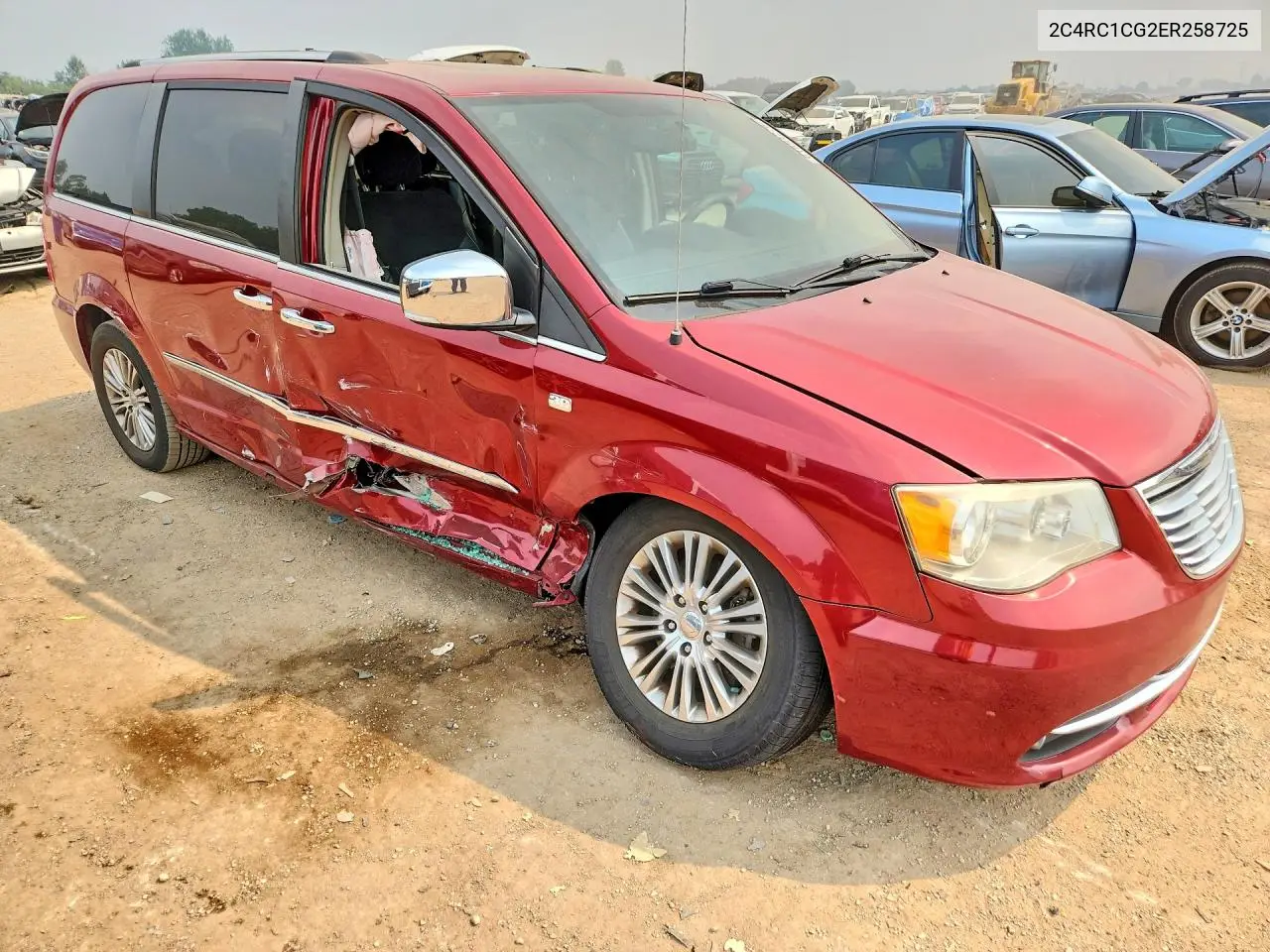 2014 Chrysler Town & Country Touring L VIN: 2C4RC1CG2ER258725 Lot: 61554276