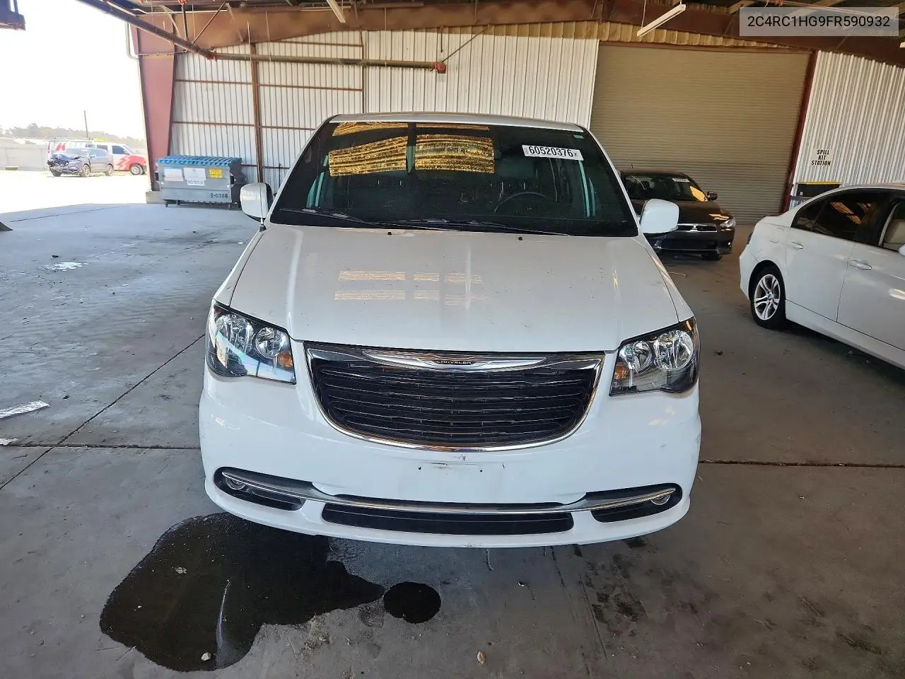 2015 Chrysler Town & Country S VIN: 2C4RC1HG9FR590932 Lot: 60520376